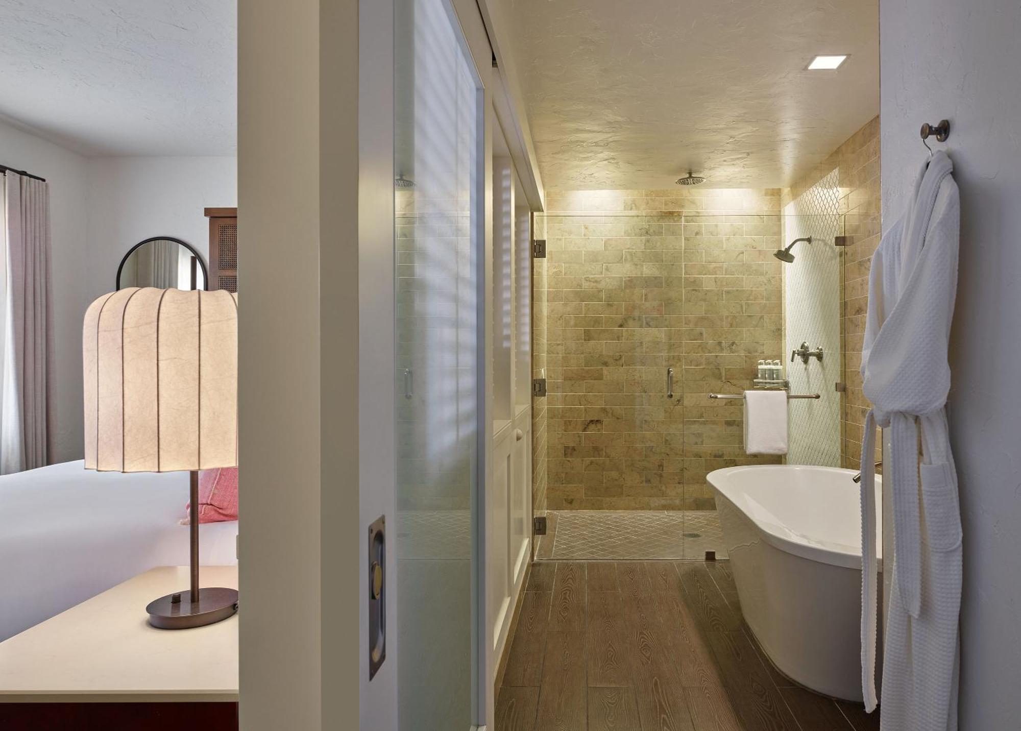 Deluxe King Suite with Ocean View