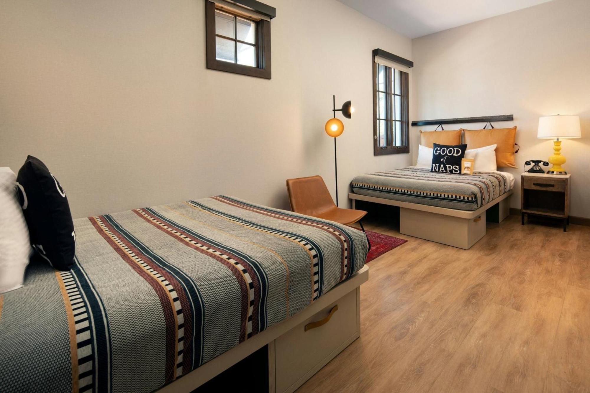 DOUBLE UP 185 SQF Guest room 2 Queen