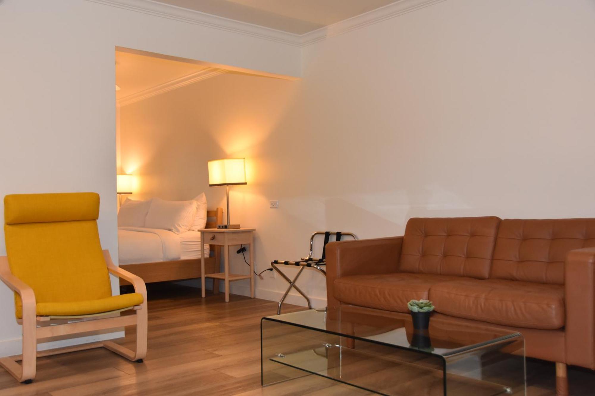 Junior King Suite